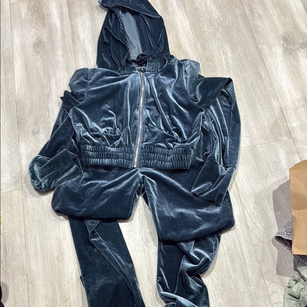 Velvet Hooded 2 piece set in blue